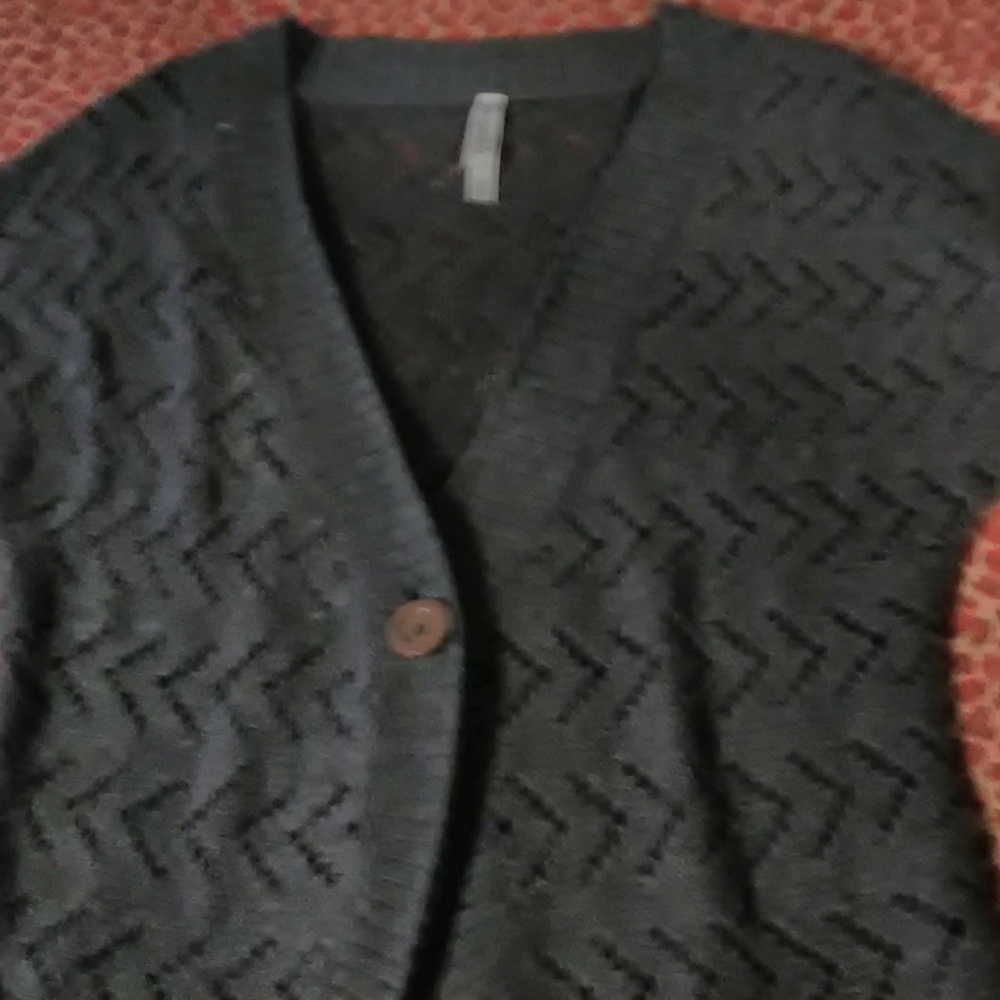 Top - Picture 3 of 4